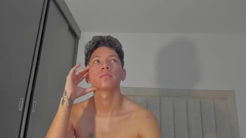 Juliiiiian online show from May 21, 2026, 11:39 am