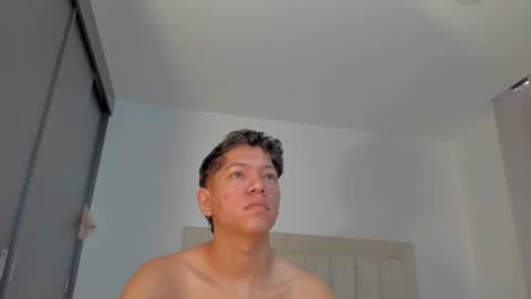 Snapshot of iamjulian_ chatting on June 27, 2026, 11:15 am Juliiiiian online show from June 27, 2026, 11:15 am