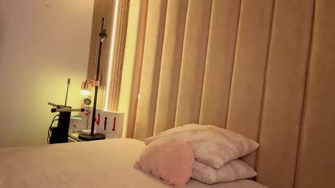 Nyxy online show from April 6, 2026, 11:33 am