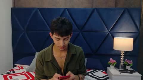 Snapshot of ianlark chatting on February 16, 2026, 8:27 pm Ian Lark online show from February 16, 2026, 8:27 pm