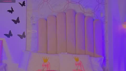  iara smith  online show from March 18, 2026, 11:35 am