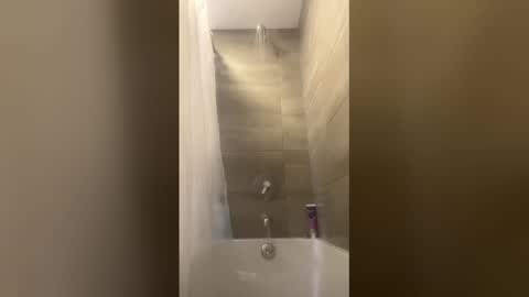 icecreammanx online show from April 7, 2026, 11:48 pm