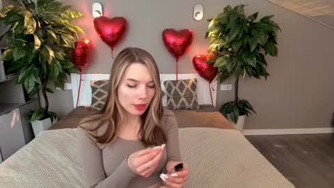 Snapshot of icedanielles chatting on February 13, 2025, 2:42 pm Danielle online show from February 13, 2025, 2:42 pm