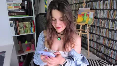 Snapshot of icefroq chatting on September 10, 2025, 9:26 pm Julia online show from September 10, 2025, 9:26 pm