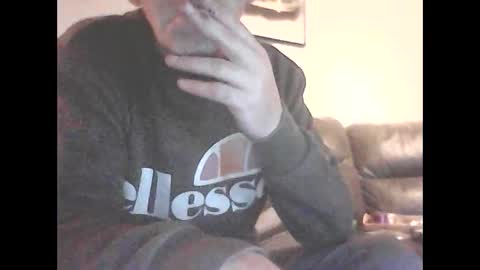 Snapshot of icemandude chatting on November 29, 2025, 8:45 pm icemandude online show from November 29, 2025, 8:45 pm