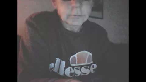 Snapshot of icemandude chatting on March 15, 2026, 7:53 pm icemandude online show from March 15, 2026, 7:53 pm