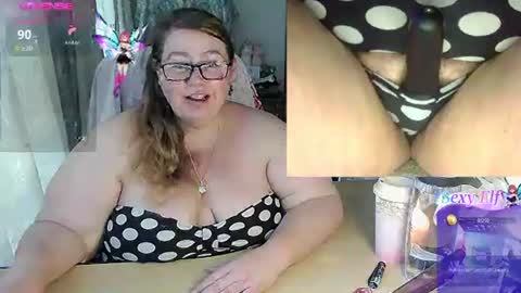 Snapshot of iceprincess2bad4u chatting on December 8, 2024, 4:57 am Iceprincess2bad4u online show from December 8, 2024, 4:57 am