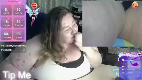 Snapshot of iceprincess2bad4u chatting on February 3, 2025, 6:28 pm Iceprincess2bad4u online show from February 3, 2025, 6:28 pm