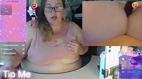 Snapshot of iceprincess2bad4u chatting on February 9, 2025, 6:22 am Iceprincess2bad4u online show from February 9, 2025, 6:22 am