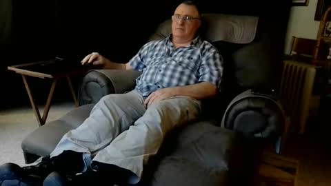 Christopher online show from December 15, 2025, 11:31 pm