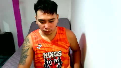 Snapshot of iconic_vince chatting on September 15, 2025, 2:17 pm iconic_vince online show from September 15, 2025, 2:17 pm