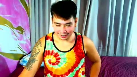 Snapshot of iconic_vince chatting on October 28, 2025, 1:47 pm iconic_vince online show from October 28, 2025, 1:47 pm