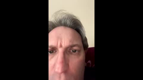 Snapshot of icums4u chatting on February 17, 2025, 4:15 pm icums4u online show from February 17, 2025, 4:15 pm