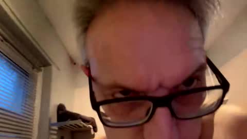 icums4u online show from December 15, 2025, 3:49 pm