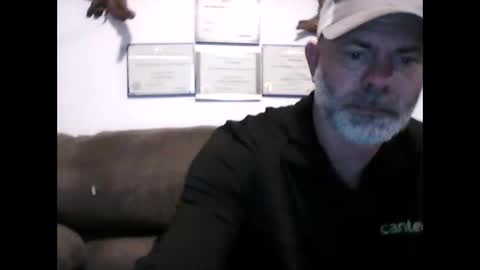 idkwhyidothis348732 online show from January 6, 2025, 7:45 pm