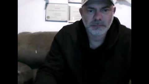 idkwhyidothis348732 online show from February 12, 2025, 12:12 pm
