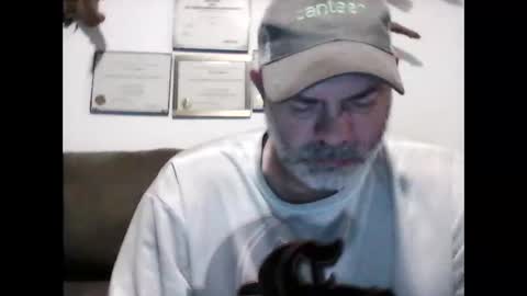 idkwhyidothis348732 online show from February 24, 2025, 11:54 am