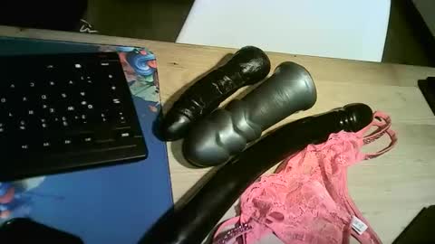 Snapshot of idtravel89 chatting on February 28, 2026, 2:23 am ... online show from February 28, 2026, 2:23 am