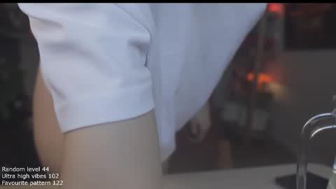 Snapshot of ifyouleave chatting on March 10, 2026, 11:48 am Belle online show from March 10, 2026, 11:48 am