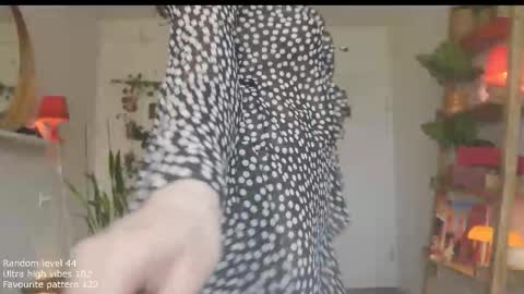 Snapshot of ifyouleave chatting on March 27, 2026, 12:49 pm Belle online show from March 27, 2026, 12:49 pm