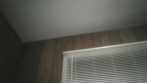 igasu online show from September 25, 2025, 2:37 am