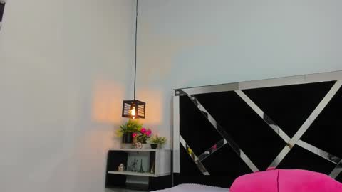 Isabella online show from January 16, 2026, 1:04 pm