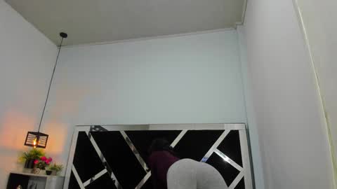 Isabella online show from January 19, 2026, 12:53 pm