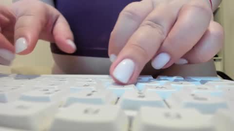 Bamby online show from March 18, 2026, 9:29 pm