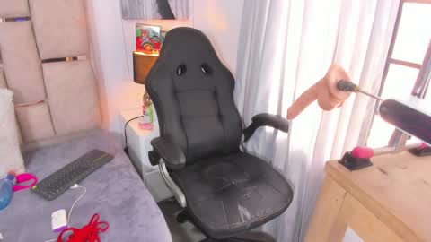 Snapshot of iliy_ chatting on December 29, 2024, 5:22 pm ILY   online show from December 29, 2024, 5:22 pm