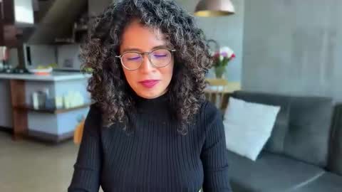 Snapshot of illaroom chatting on February 19, 2025, 10:31 pm Kloe online show from February 19, 2025, 10:31 pm