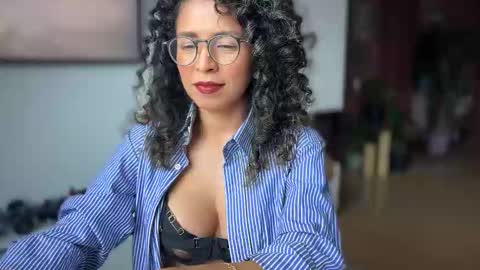 Snapshot of illaroom chatting on October 11, 2025, 8:40 pm Kloe online show from October 11, 2025, 8:40 pm