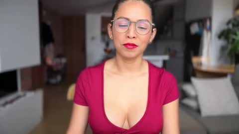 Kloe online show from April 8, 2026, 8:42 pm