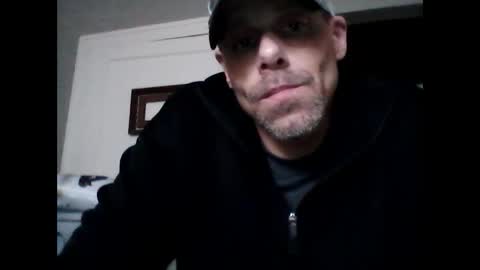 Snapshot of ilovesquirterz1 chatting on January 19, 2025, 2:28 pm Ilovesquirterz1 online show from January 19, 2025, 2:28 pm
