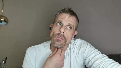 Snapshot of ilovesquirterz1 chatting on March 10, 2025, 7:53 am Ilovesquirterz1 online show from March 10, 2025, 7:53 am