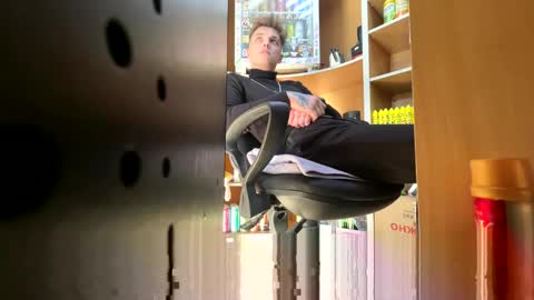 ilyahrr online show from March 16, 2026, 12:42 pm