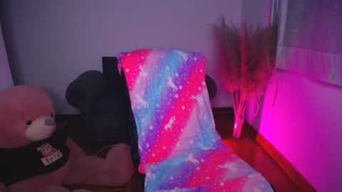 Alyn online show from November 4, 2025, 11:15 pm