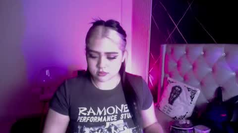 im_bunny__ online show from November 13, 2025, 11:31 am