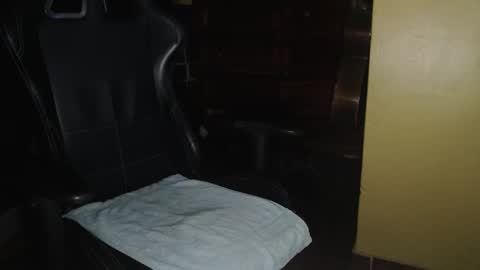 im_dave21 online show from October 15, 2025, 10:37 am