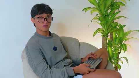 Snapshot of im_erick chatting on May 13, 2026, 2:20 am Erick online show from May 13, 2026, 2:20 am
