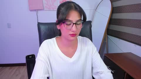 Mia online show from April 24, 2026, 12:02 am