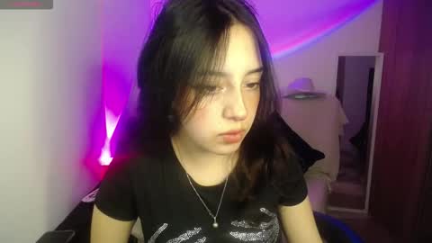 Snapshot of im_misssilver chatting on October 16, 2025, 3:29 am im_misssilver online show from October 16, 2025, 3:29 am