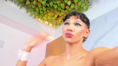im_sebaslopez online show from May 15, 2026, 11:45 pm