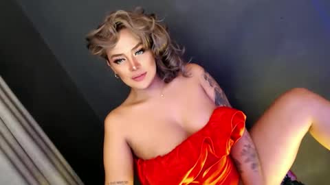 Snapshot of im_ur_nightmare chatting on January 7, 2025, 5:33 am Candy Moore online show from January 7, 2025, 5:33 am