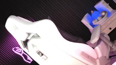 Candy Moore online show from February 12, 2026, 4:29 am