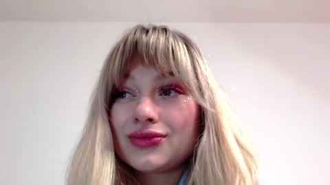 Snapshot of im_your_paradise chatting on December 24, 2024, 12:00 am Asley online show from December 24, 2024, 12:00 am