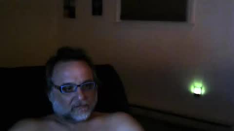 Snapshot of imkmac chatting on April 13, 2026, 3:34 am Kel online show from April 13, 2026, 3:34 am
