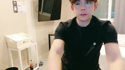 Snapshot of imlowerlife chatting on February 4, 2026, 4:24 pm imlowerlife online show from February 4, 2026, 4:24 pm