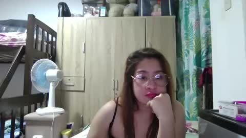 Snapshot of immaculate02 chatting on February 19, 2025, 2:23 pm Immaculate02 online show from February 19, 2025, 2:23 pm