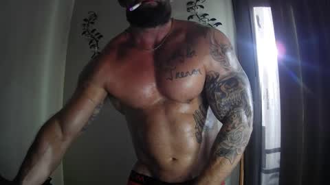 Majordadbod101 online show from October 3, 2025, 1:08 pm