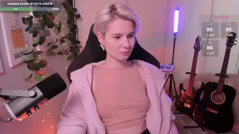 Mia online show from February 22, 2025, 12:51 pm